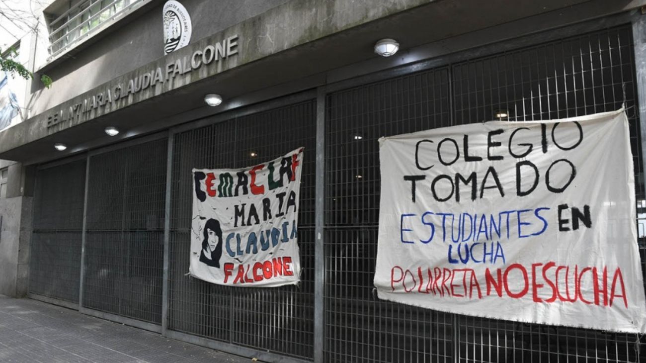 La toma de los colegios: una anécdota más de nuestra tragedia