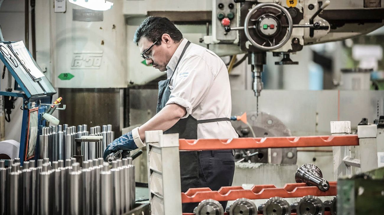 La actividad económica cayó un 4% en octubre y acumula siete meses en baja