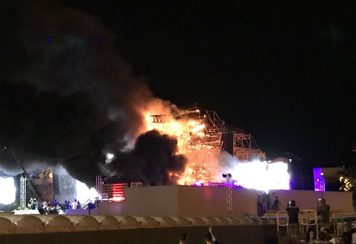 Impresionante incendio en un festival de música electrónica en Barcelona