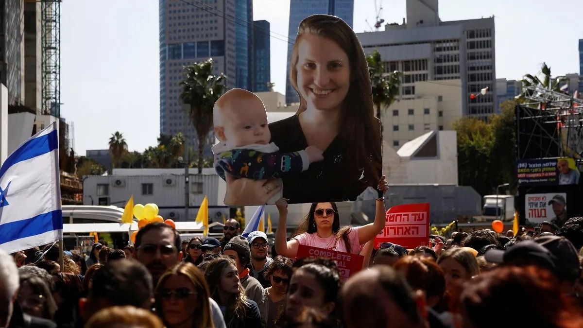 Desconsuelo y dolor: todos los detalles del último adiós a Shiri Bibas y sus hijos