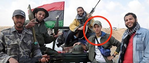 La historia del joven argentino que combate con los rebeldes de Kadafi
