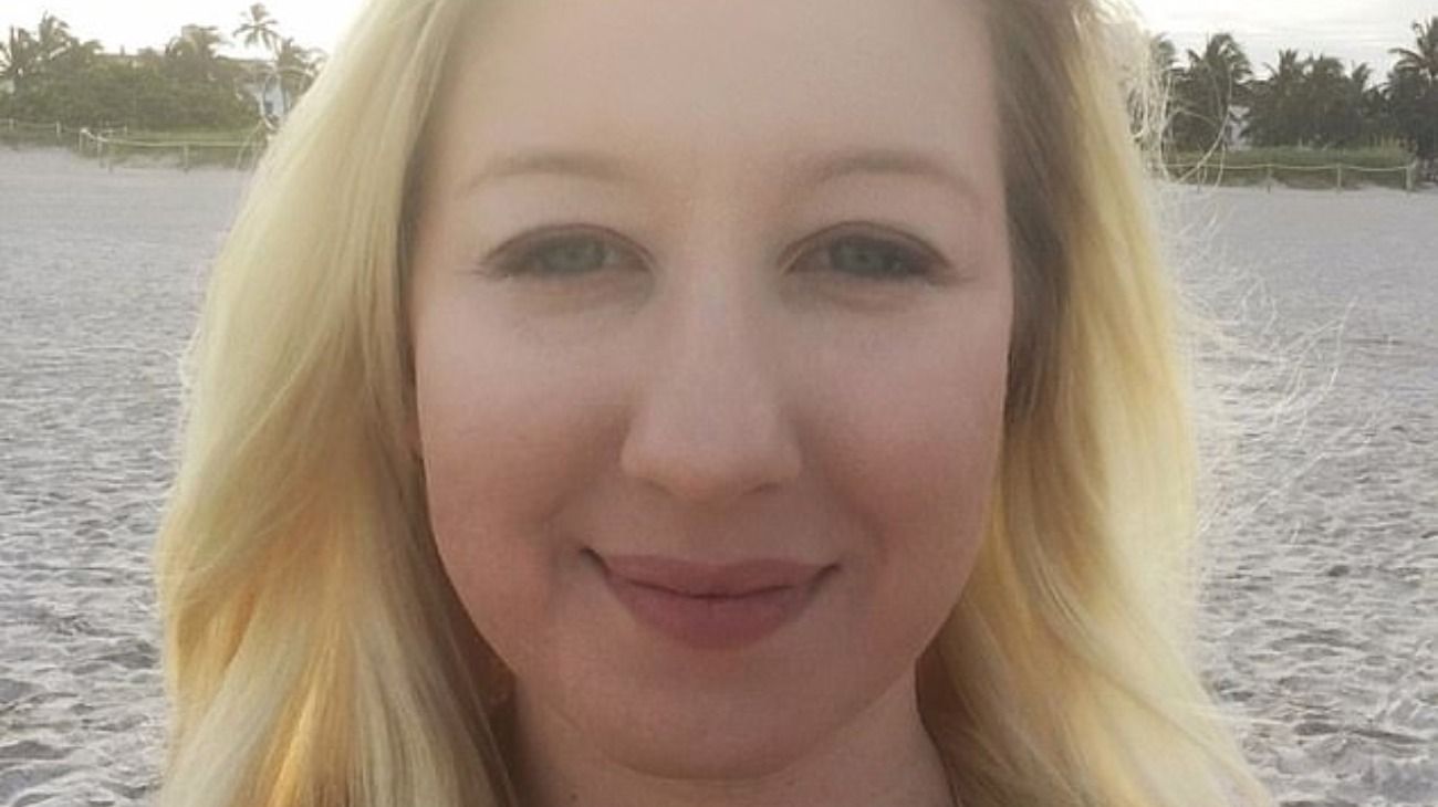 Soñó que su novio la engañaba, descubrió que era cierto, y ahora debe pasar la cuarentena con él