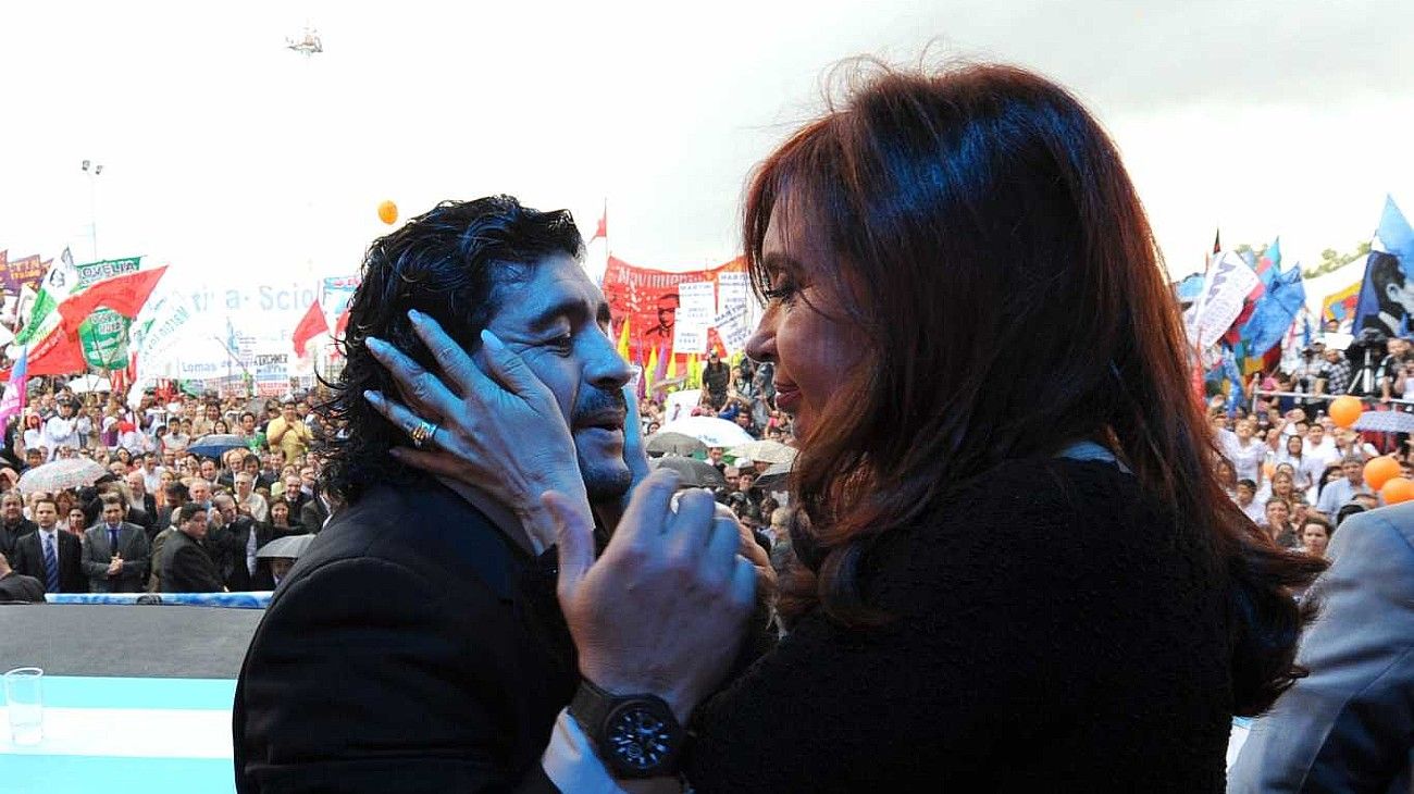 Con un video, La Cámpora compara a Cristina Kirchner con Diego Maradona
