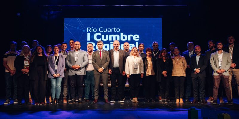 Passerini participó en la Primera Cumbre Regional de Participación Ciudadana en Río Cuarto