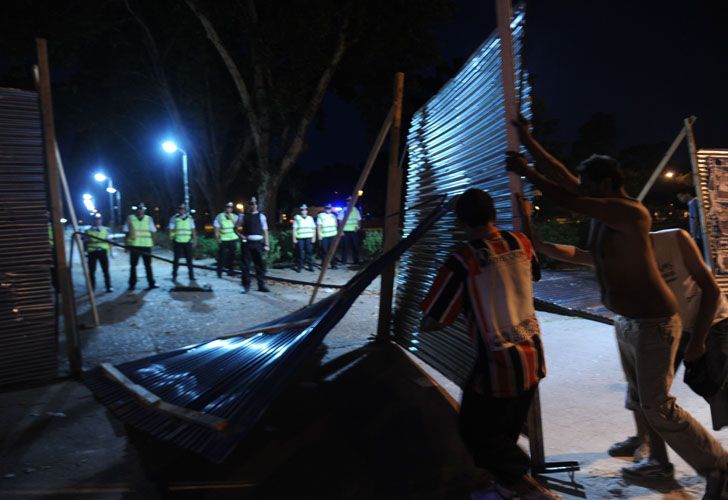 Incidentes en Parque Centenario por el vallado del predio: 15 detenidos