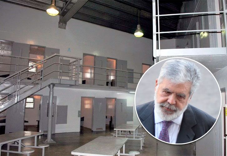 En su segundo día detenido, sometieron a De Vido a exámenes médicos