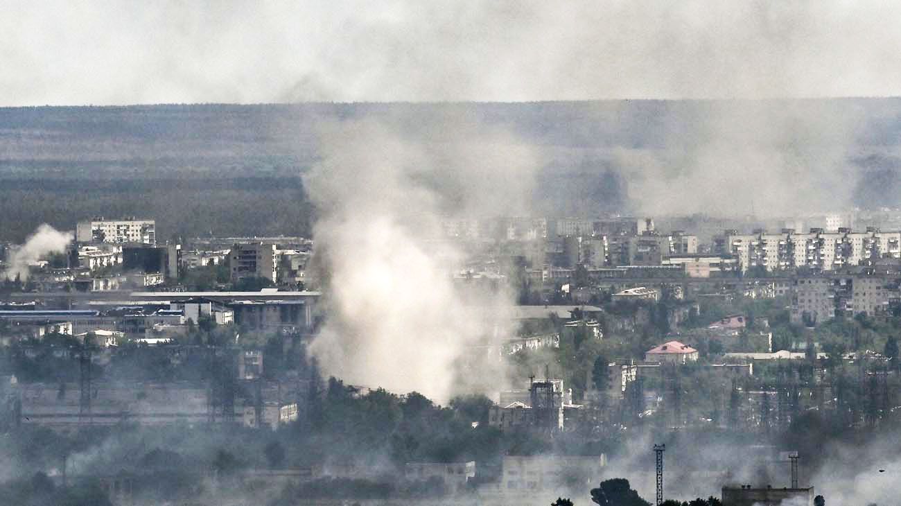 Combatientes ucranianos sitiados por rusos en una planta de Severodonetsk