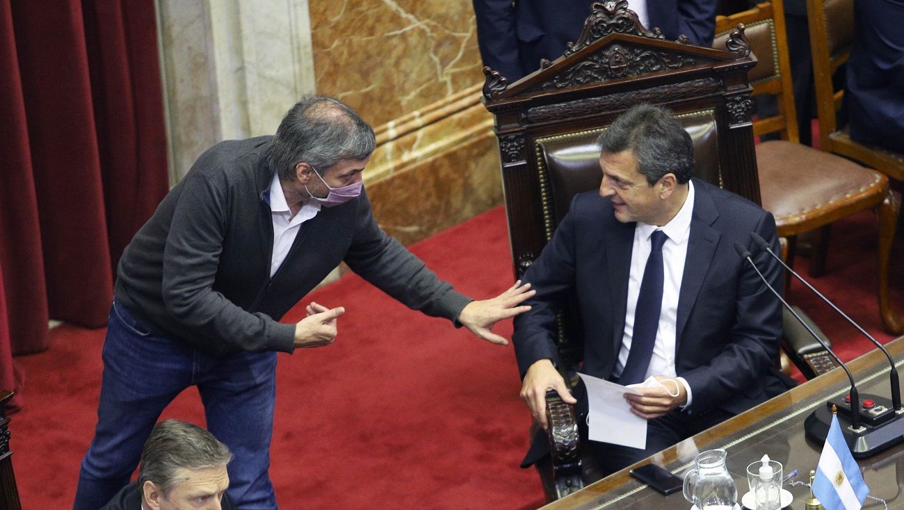 Con acompañamiento de Sergio Massa, Máximo Kirchner presentó un proyecto de ley en favor de los veteranos de Malvinas