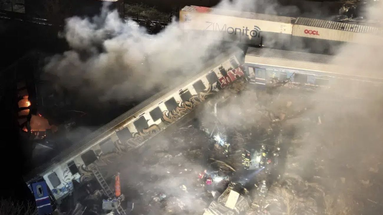 Choque de trenes fatal en Grecia