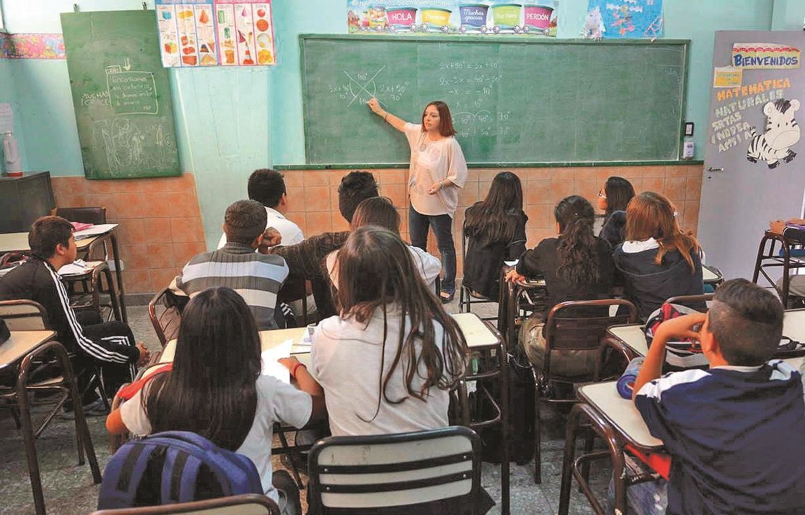 Relevamiento escolar: sin smartphones aprenden mejor