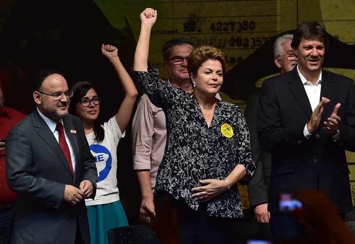 Prohíben a Rousseff criticar el ‘Anillaco’ de Neves en sus spots