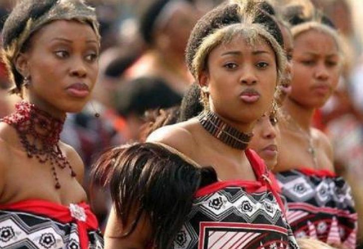 Una esposa del último rey polígamo de África se suicida por depresión