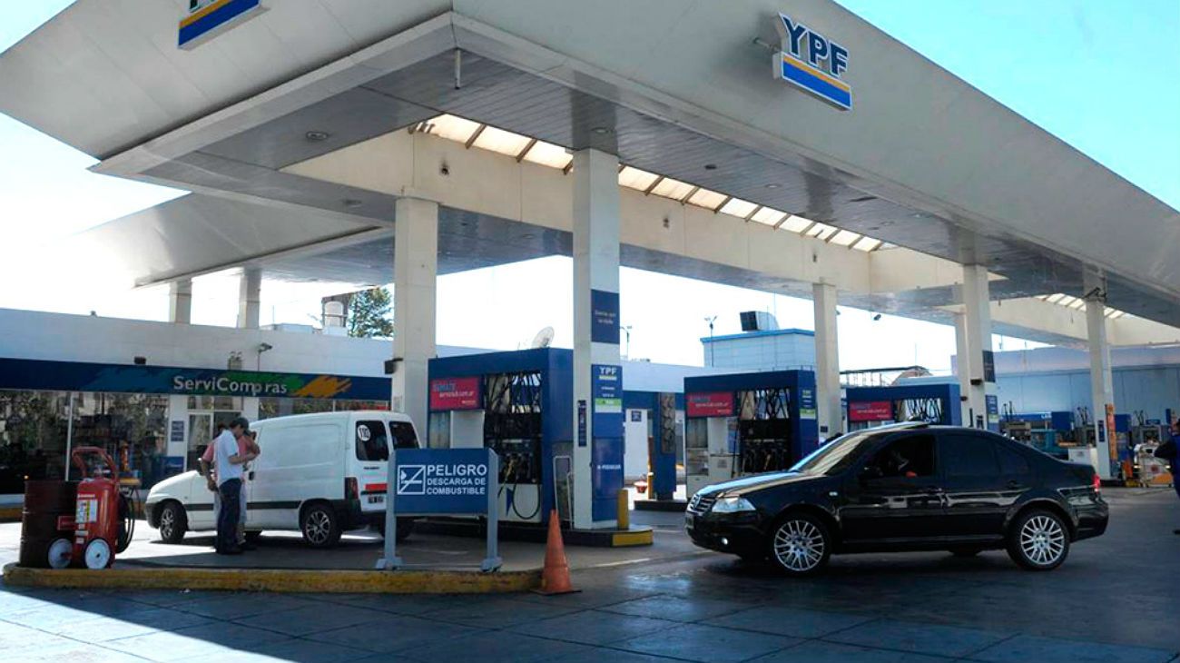 Más subas de febrero: desde hoy YPF aumentó 1,6% los precios de sus combustibles