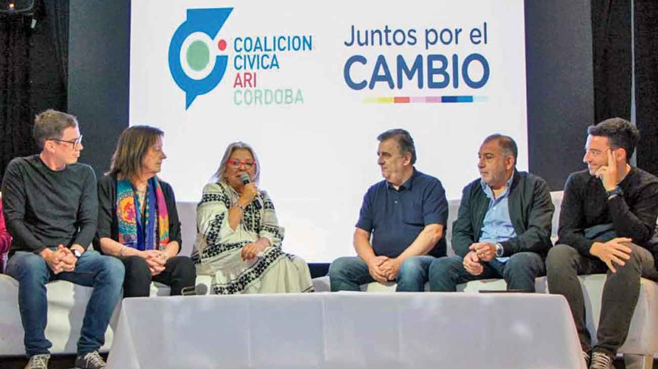 La CC puja para no achicarse en la renovación parlamentaria