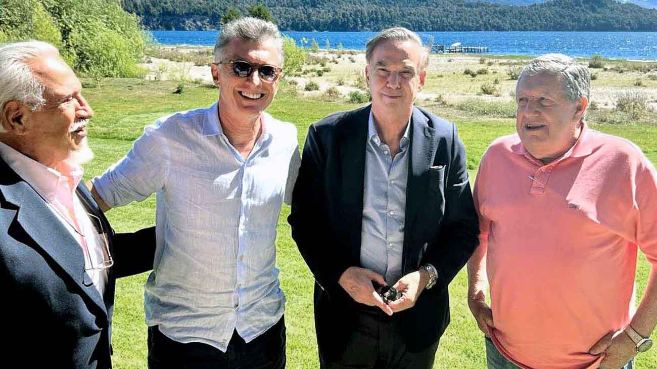 Macri vuelve del sur y viaja a Italia mientras da señales de que no jugará este año