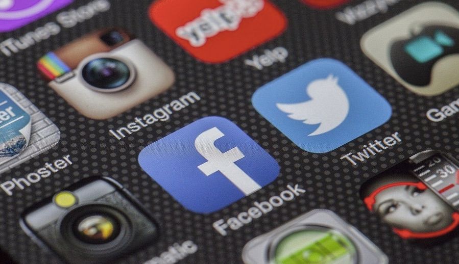 Aumento de uso de redes sociales no compensa caída de publicidad