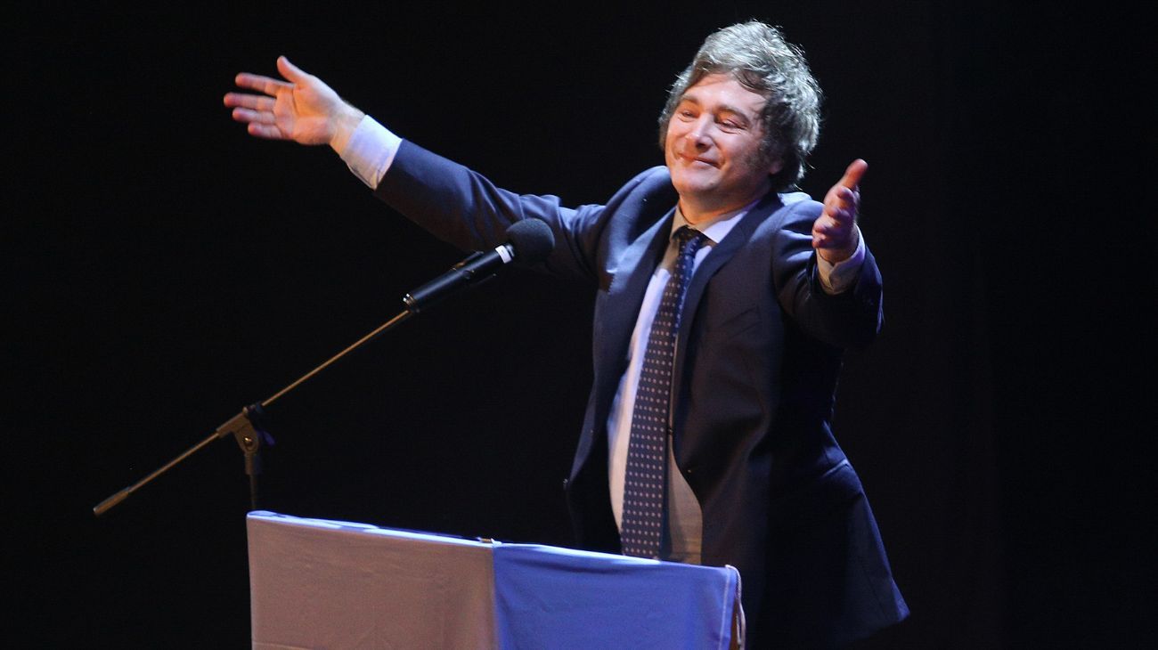 Javier Milei sigue creciendo y lidera en imagen positiva en 11 provincias