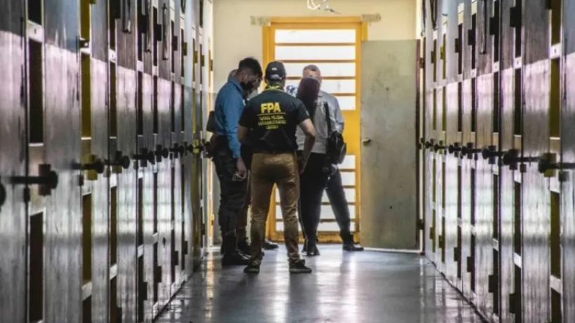 Expolicía condenado por narcomenudeo siguió vendiendo droga dentro de la cárcel de Bouwer