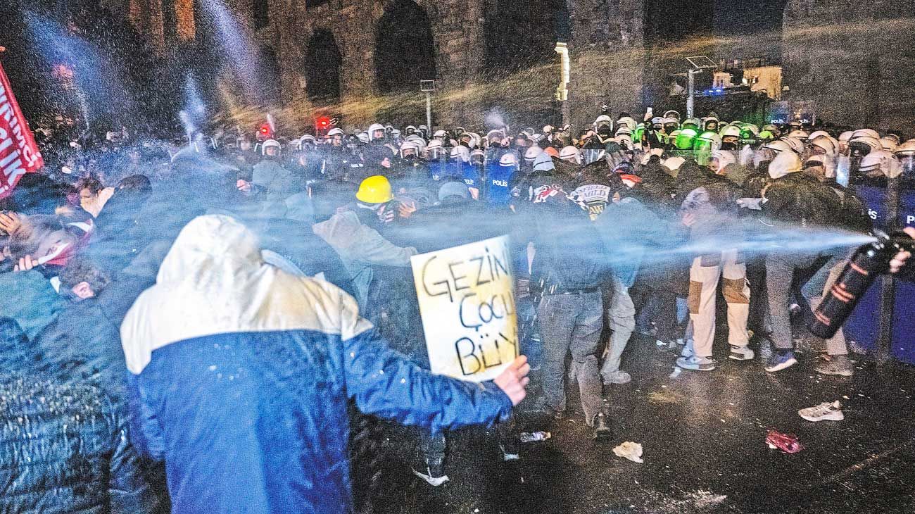 300 mil turcos protestaron contra el presidente Erdogan