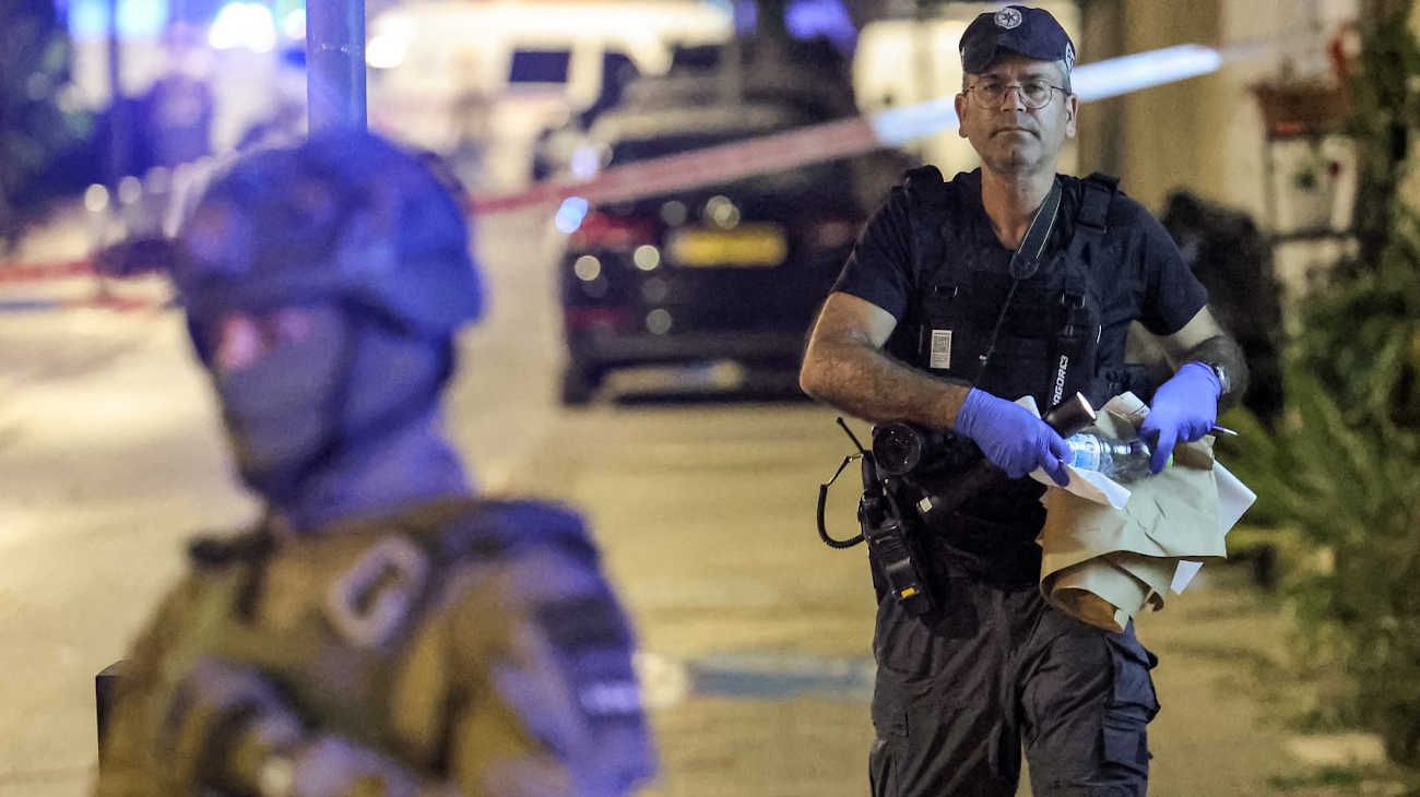 Israel en tensión: en medio de los ataques con misiles, asesinaron a tiros a seis personas