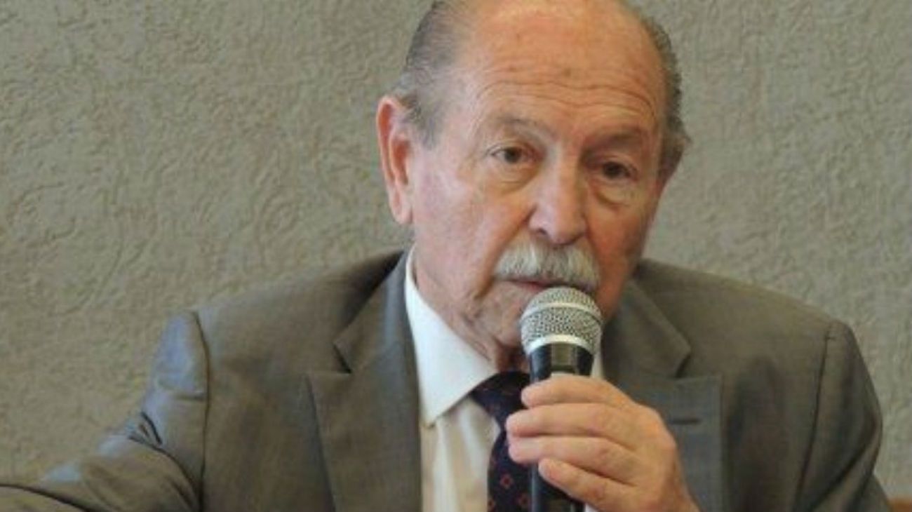 Para el presidente de la Convención Radical, "no hay argumentos para sostener Cambiemos"