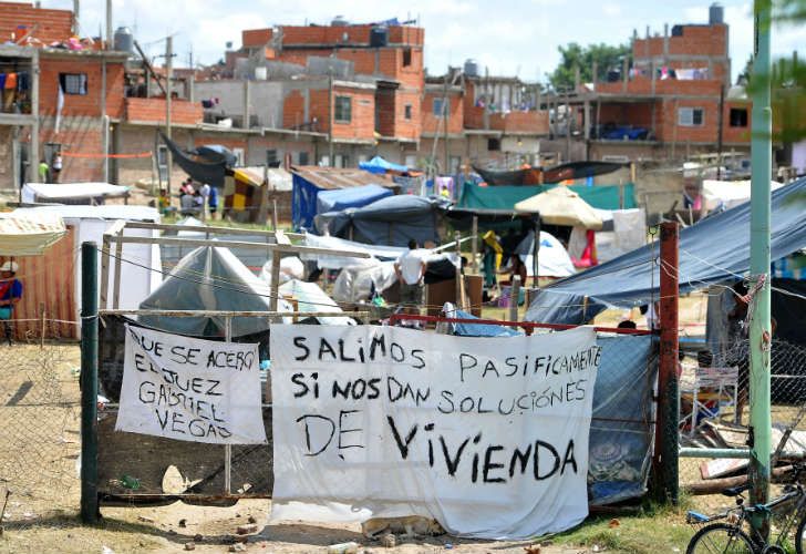Cuatro villas porteñas suman cinco veces los habitantes de El Calafate