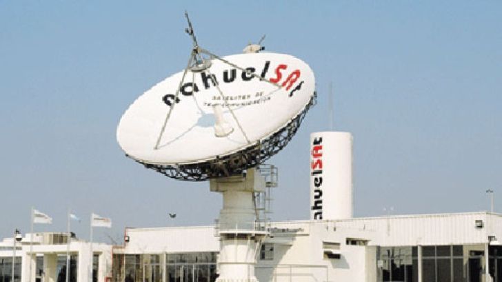 Carlos Menem y Elon Musk: pioneros de la industria satelital privada