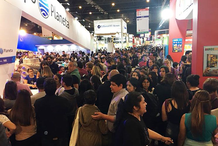 Autores y ofertas en los últimos días de la Feria del Libro