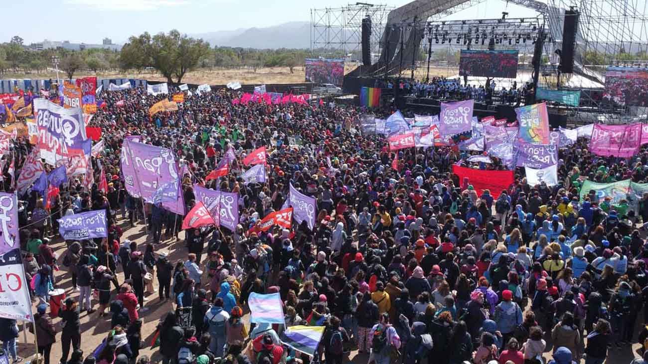 San Luis, revolucionada con el Encuentro Nacional de Mujeres