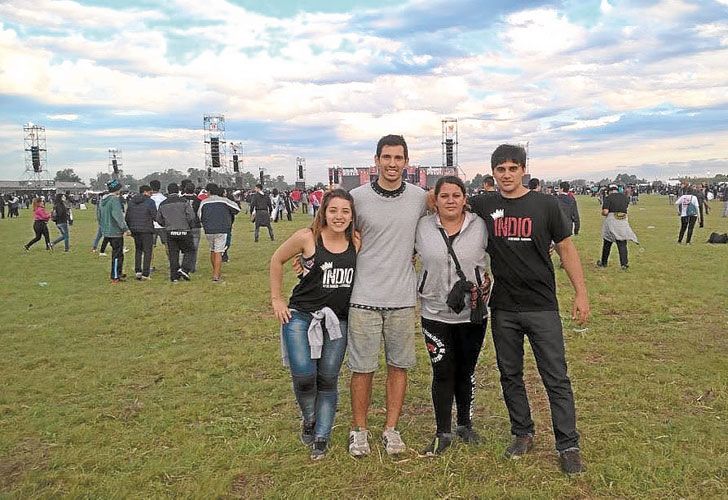 La hermana de Walter fue al show de Olavarría