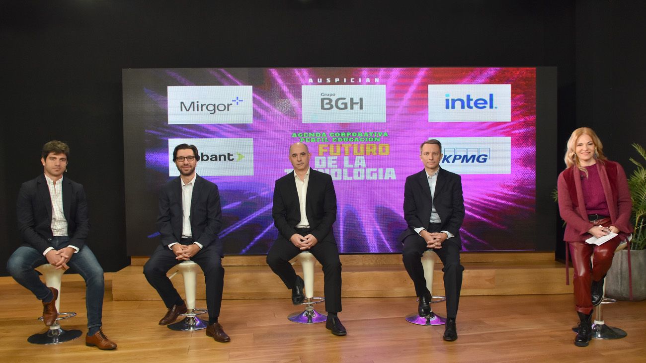 Se realizó el evento "El Futuro de la Tecnología" con representantes del sector