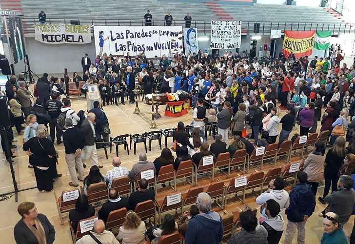 El Indio Solari llamó y cantó en el velatorio de Micaela García