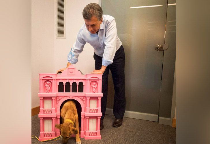 El "Perro del PRO" tiene una cucha con forma de Casa Rosada