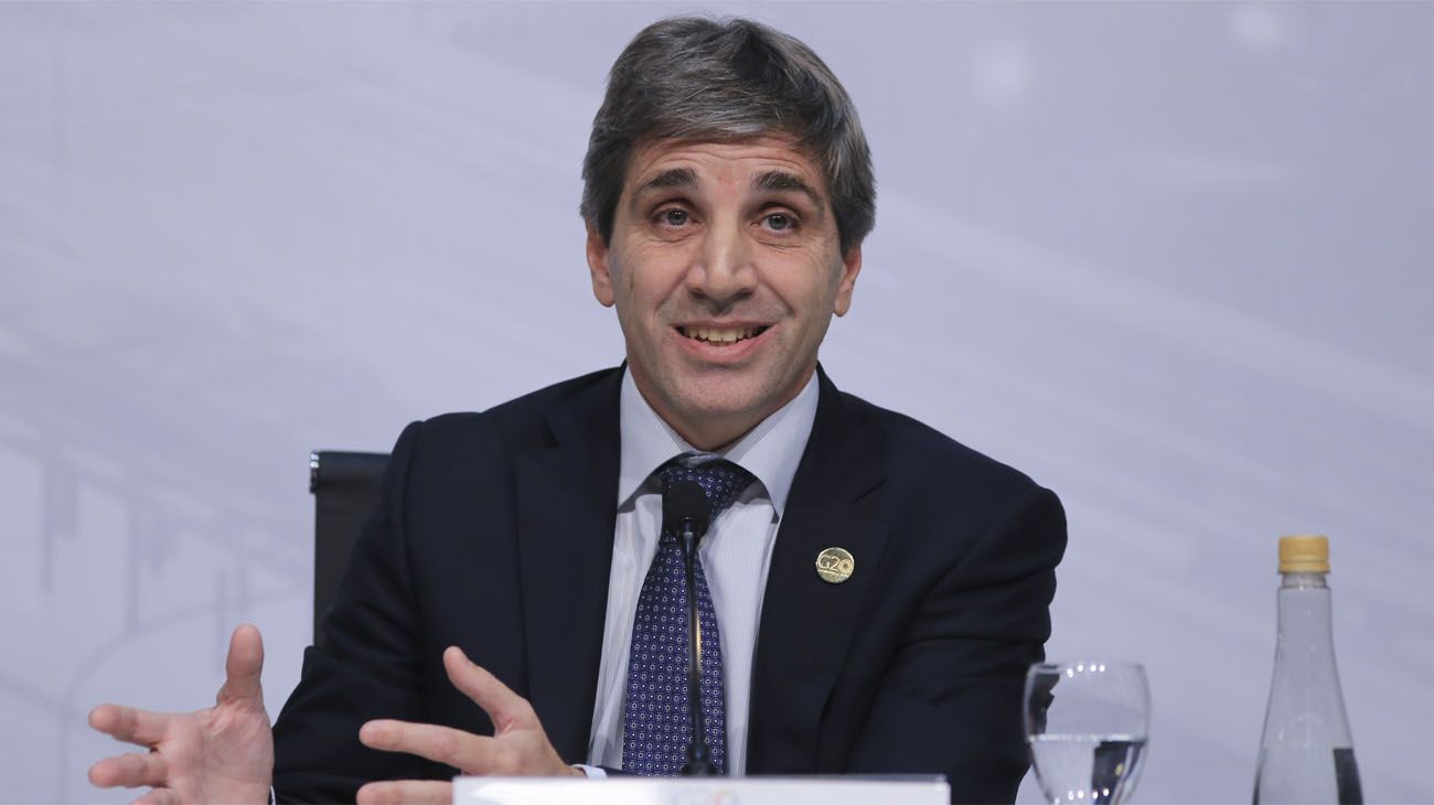 Luis Caputo: "Tenemos aval del FMI para cancelar Lebac con reservas"