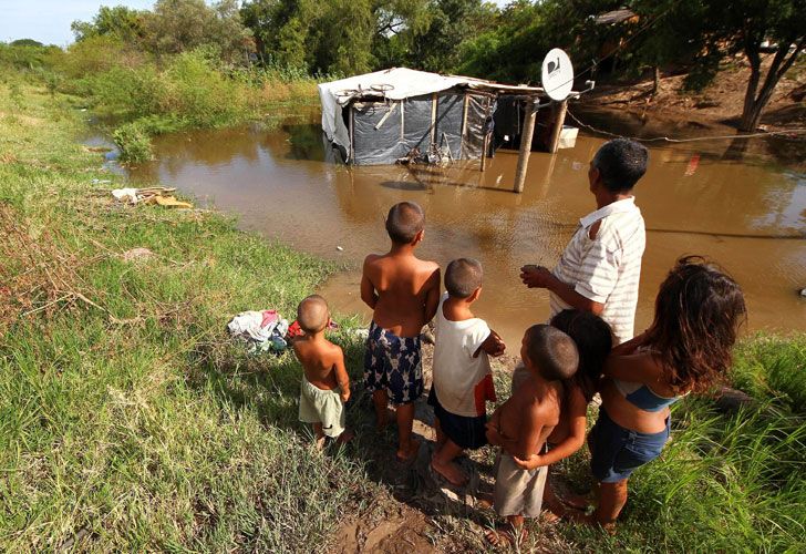 Crean un comité de crisis para afrontar las inundaciones: hay 2 muertos y 20 mil evacuados