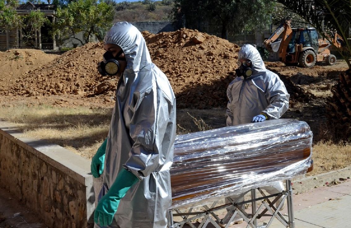 Bolivia: los muertos por coronavirus se amontonan en las casas y calles