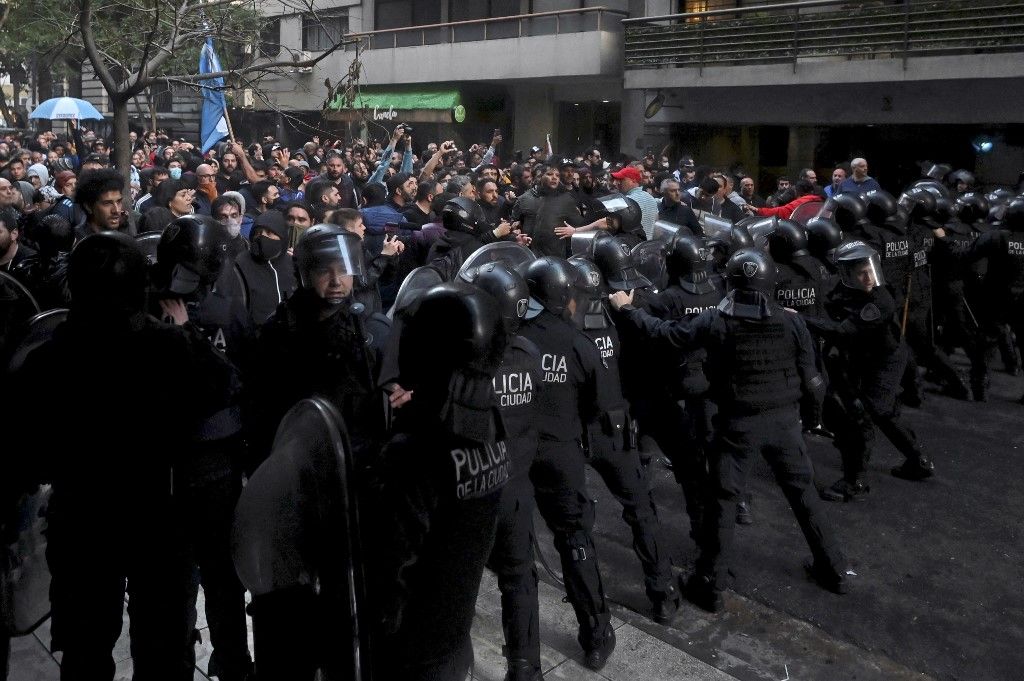 La Ciudad afirmó que "los manifestantes eran funcionarios y barra bravas" y le respondió a Patricia Bullrich