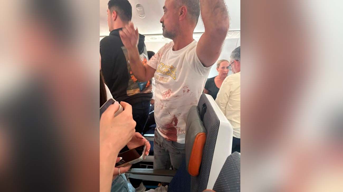 Netanyahu aseguró que el piloto de FlyDubai que atacó a su compañero "trató de estrellar el avión": fotos y videos