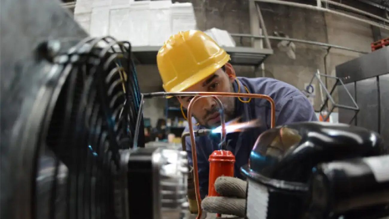 “La actividad industrial viene con complicaciones de manera heterogénea”