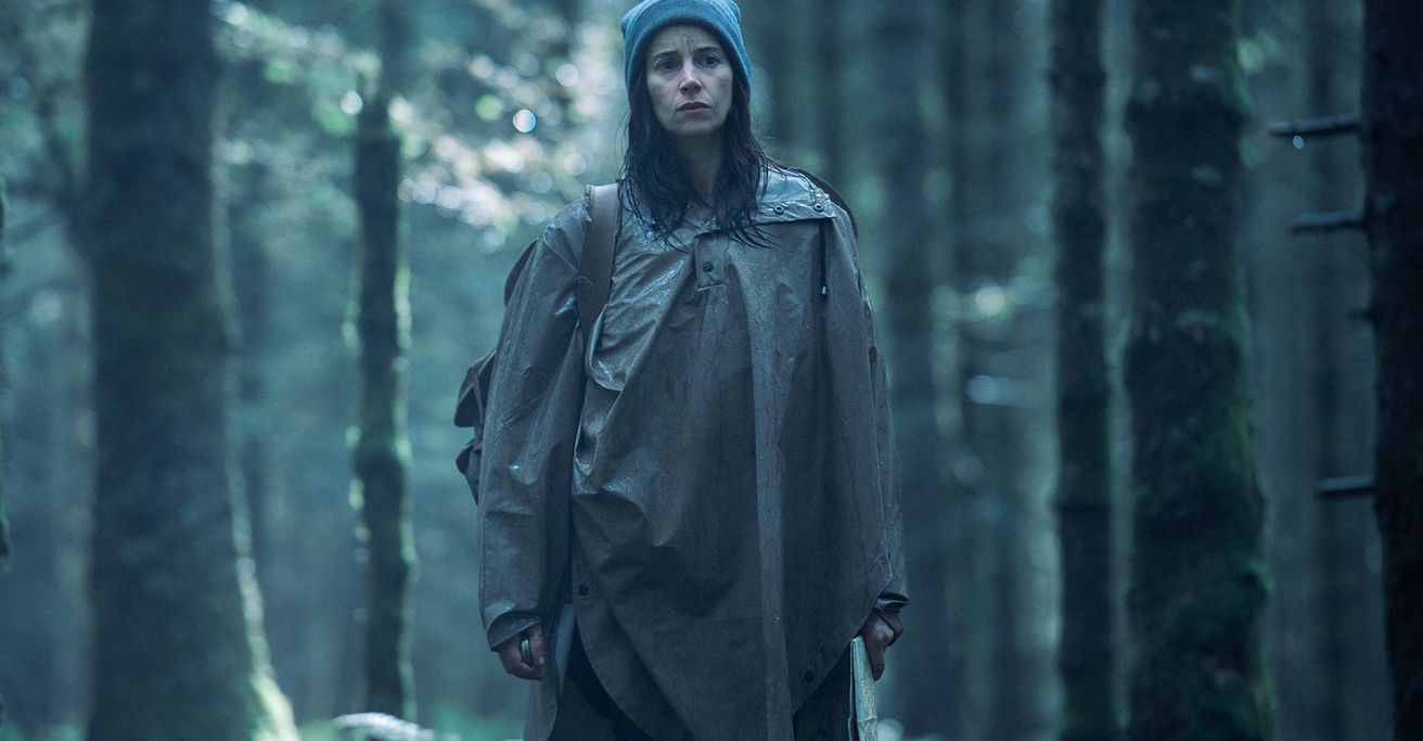 Zone Blanche: El bosque y sus misterios de sangre con acento francés