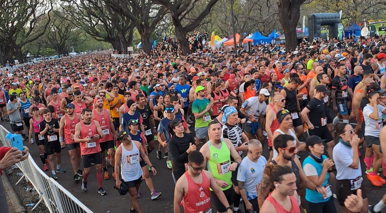Maratón de Buenos Aires 2026: cómo mantenerse hidratado durante la carrera para no sufrir una descompensación