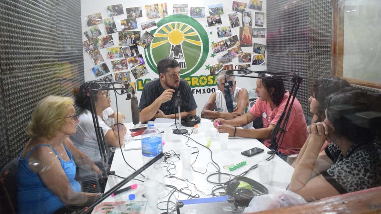 FM La Milagrosa, la radio de Ciudad Oculta que convoca a los chicos del barrio