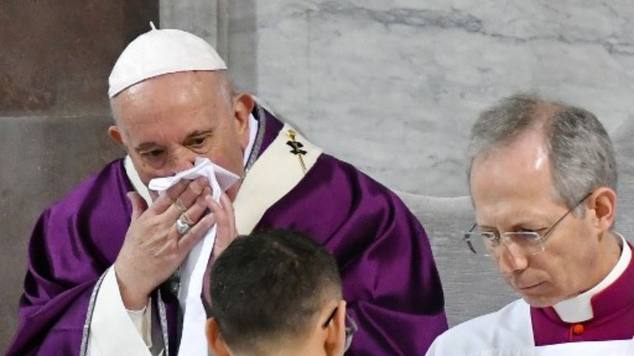 Solo un resfrío: el test de coronavirus del Papa Francisco dio negativo