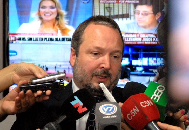 Sabbatella recauda fondos en el AFSCA para su propio partido