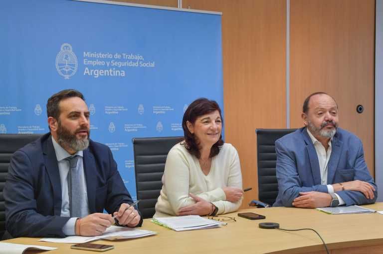 El Consejo del Salario aumentó un 32% el salario mínimo