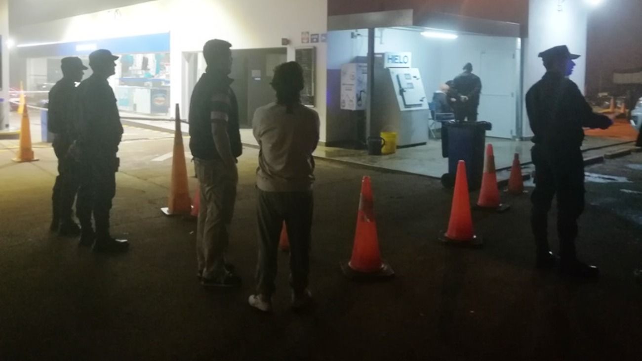 Su padre la violaba, ella le robó su arma y se suicidó