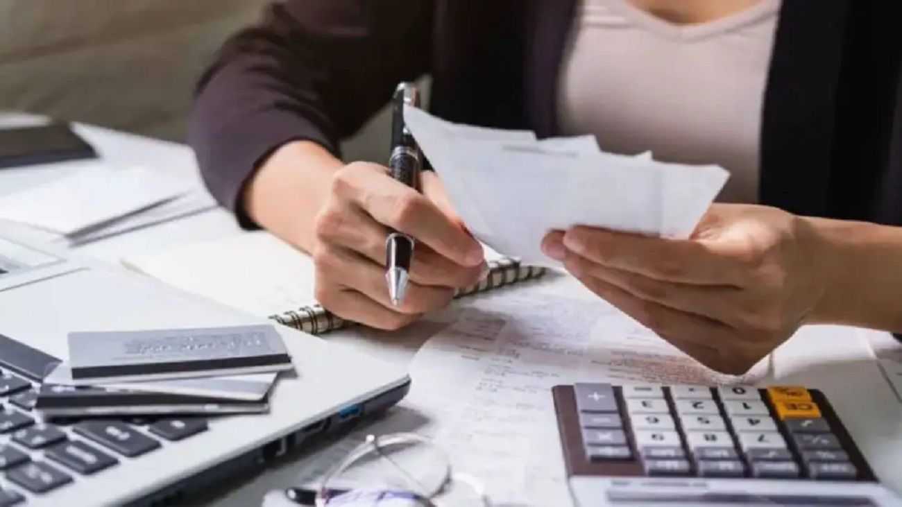 Un economista remarcó que es preocupante que “nueve de cada diez hogares tienen deuda en Argentina”