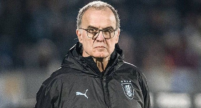 La roja a Marcelo Bielsa en un Instituto-Talleres