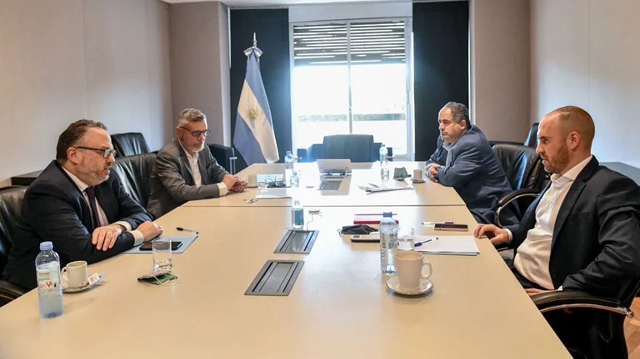 Ropa y zapatos: Guzmán y Kulfas buscan opciones para contener el aumento de precios