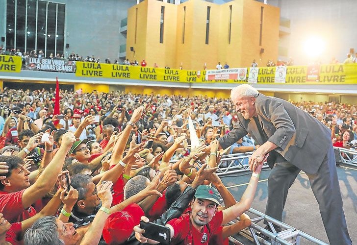 Cercado, Lula admite que su detención es inminente